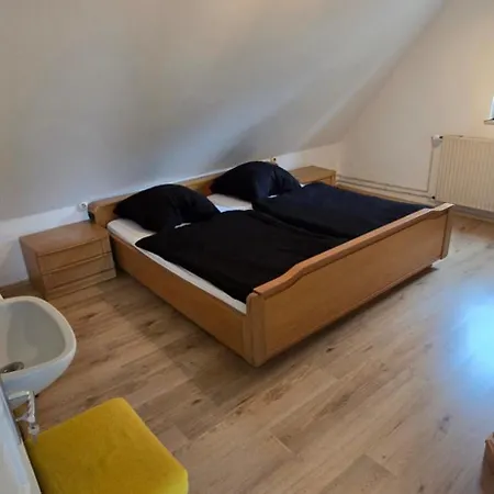 10 Personen Handwerker Haus Auf 2 Etagen Naehe Autobahn