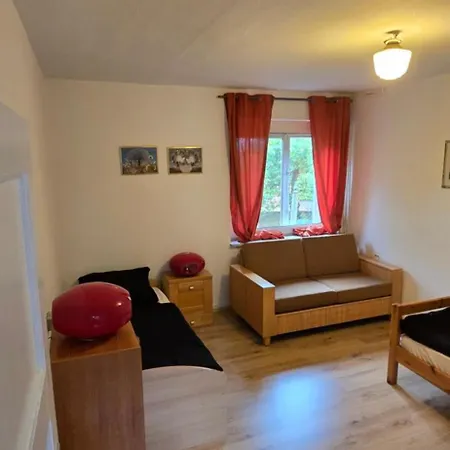 10 Personen Handwerker Haus Auf 2 Etagen Naehe Autobahn Burghaun