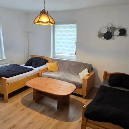 10 Personen Handwerker Haus Auf 2 Etagen Naehe Autobahn Prázdninový dům Burghaun